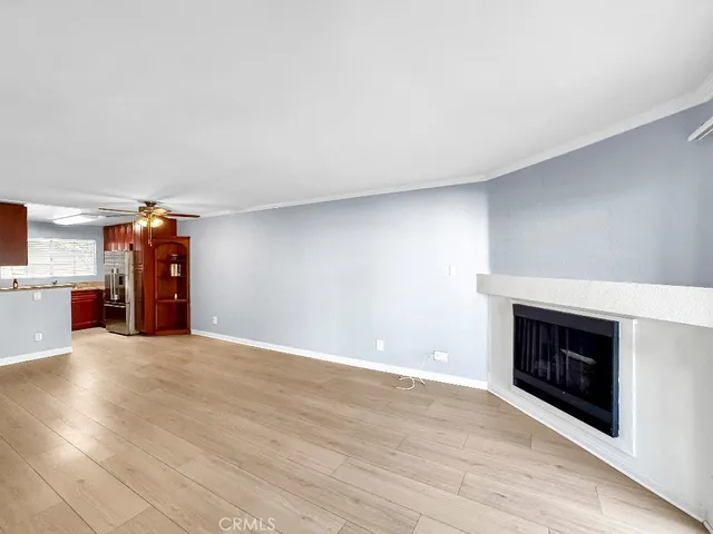 $2,695 | 5500 Owensmouth Avenue, Unit 204, Woodland Hills, CA 91367