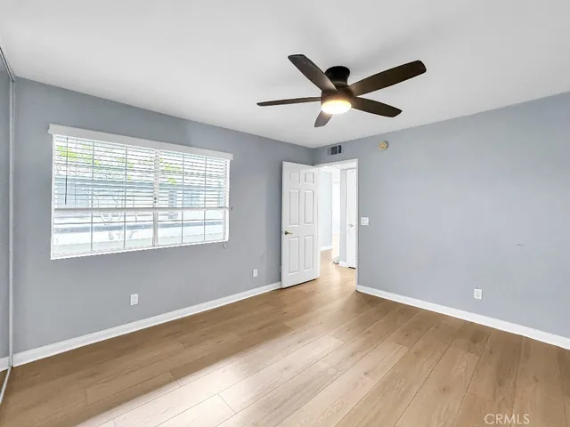 $2,695 | 5500 Owensmouth Avenue, Unit 204, Woodland Hills, CA 91367