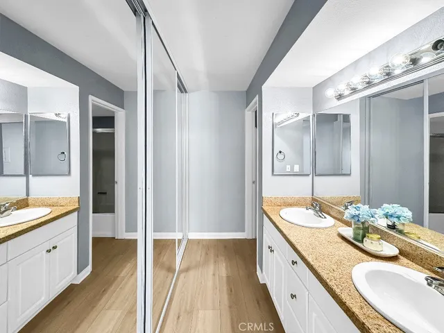 $2,695 | 5500 Owensmouth Avenue, Unit 204, Woodland Hills, CA 91367