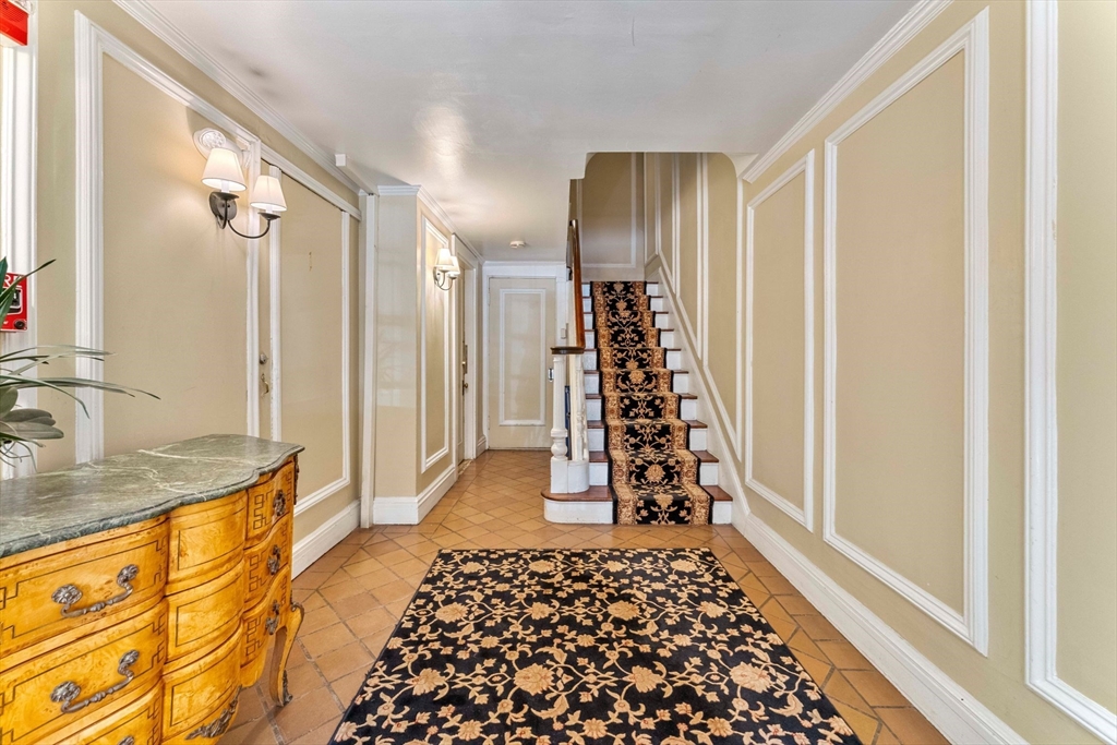 119 Marlborough Street, Unit 6 Boston, MA 02116 - Photo 11 of 19