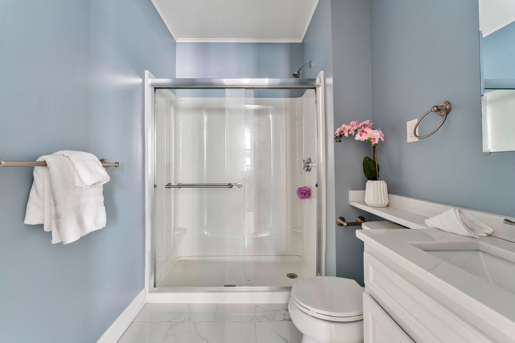 119 Marlborough Street, Unit 6 Boston, MA 02116 - Photo 16 of 19