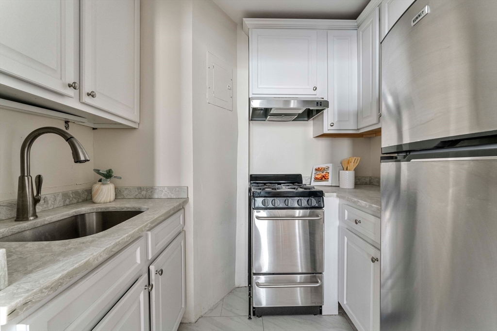 119 Marlborough Street, Unit 6 Boston, MA 02116 - Photo 17 of 19