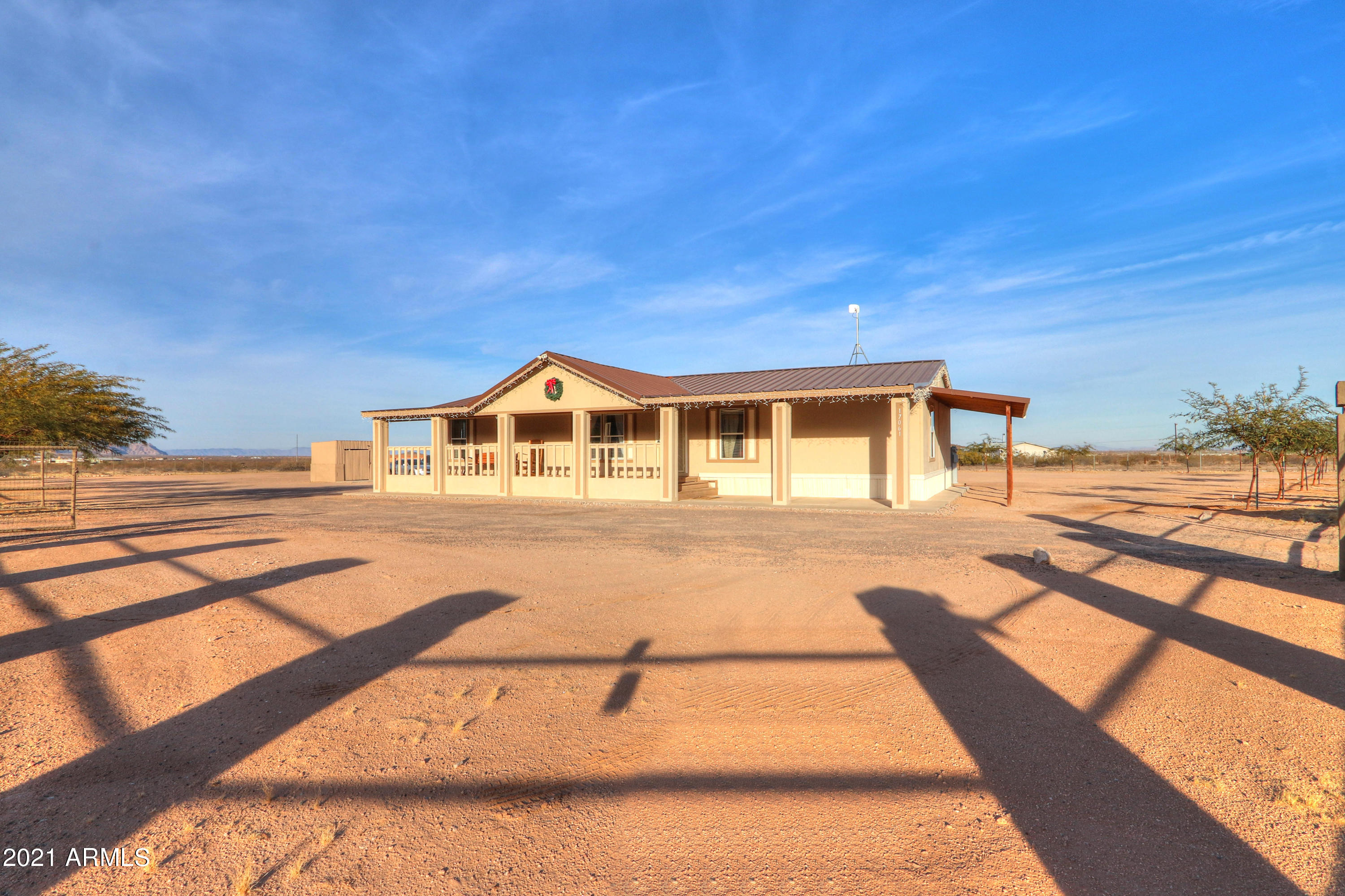 17061 North Stonebluff Road Maricopa, AZ 85139 - Photo 7 of 64 04