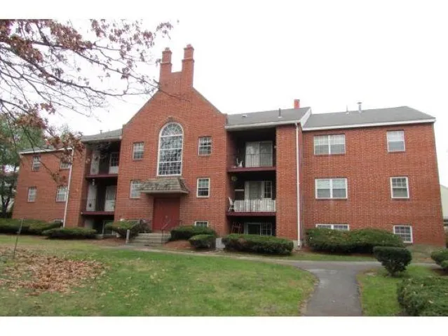 $1,950 | 9 Louisburg Square, Unit U11, Nashua, NH 03060