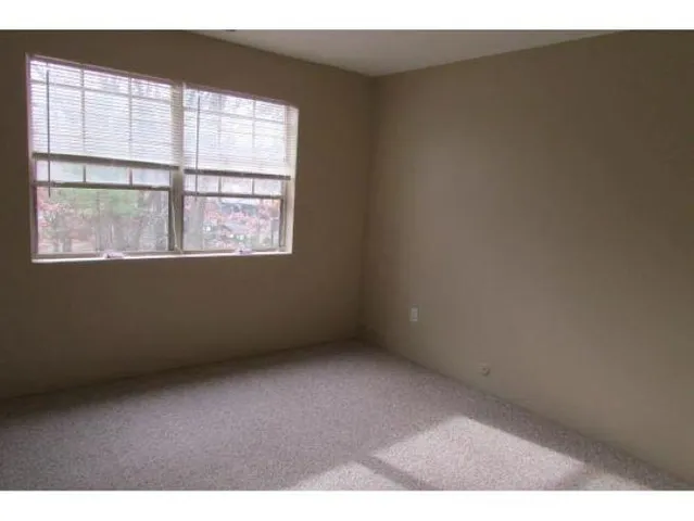 $1,950 | 9 Louisburg Square, Unit U11, Nashua, NH 03060