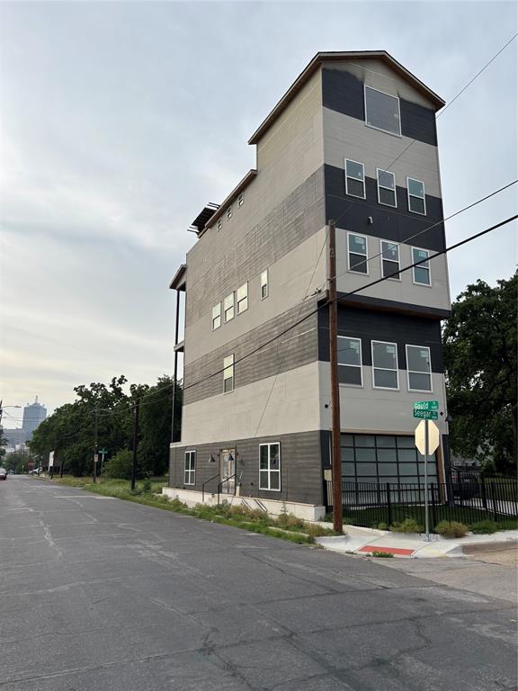 1401 Seegar Street Dallas, TX 75215 - Photo 2 of 17 a building view