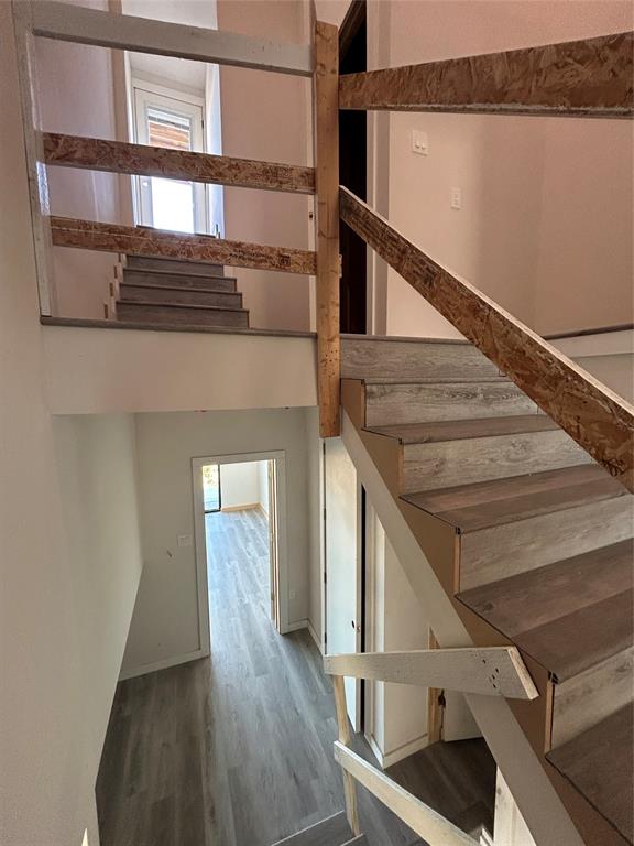 1401 Seegar Street Dallas, TX 75215 - Photo 5 of 17 a view of entryway and hall with wooden floor