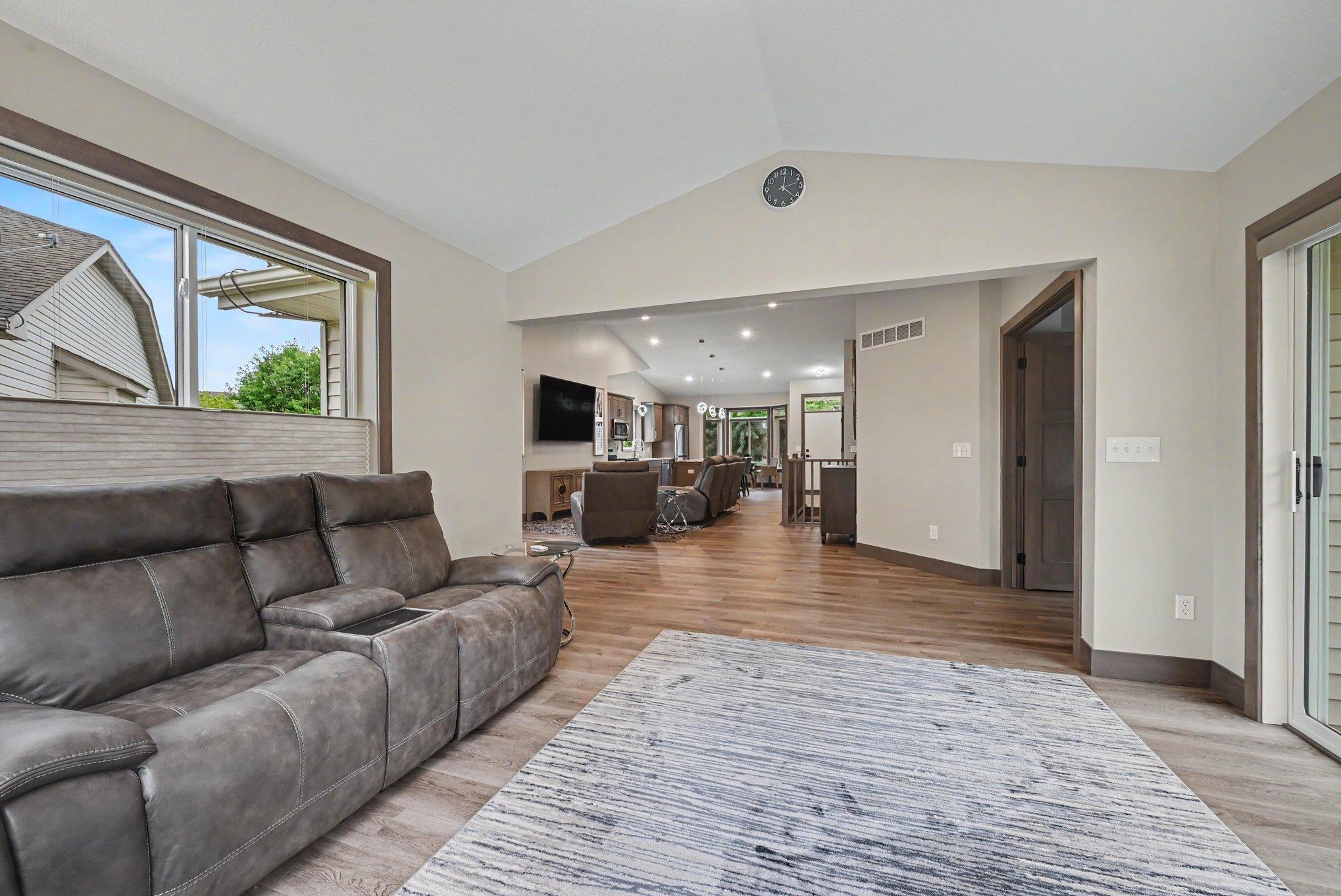 15824 Cicerone Path Rosemount, MN 55068 - Photo 17 of 42