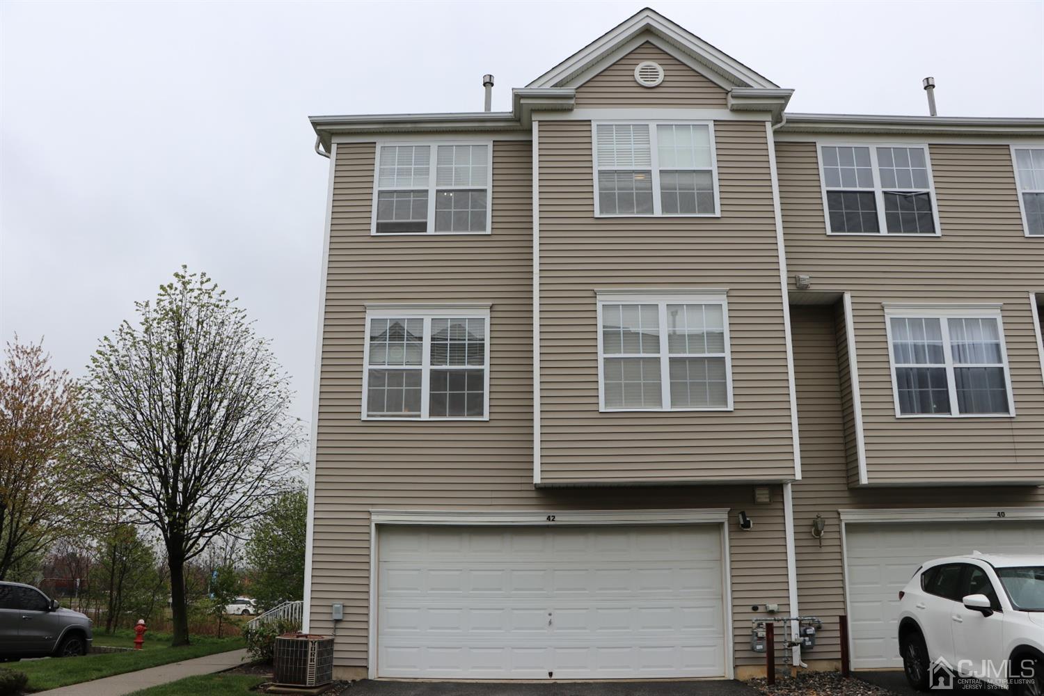 42 Rojewski Way Sayreville, NJ 08859 - Photo 1 of 30 Gallery Image 1
