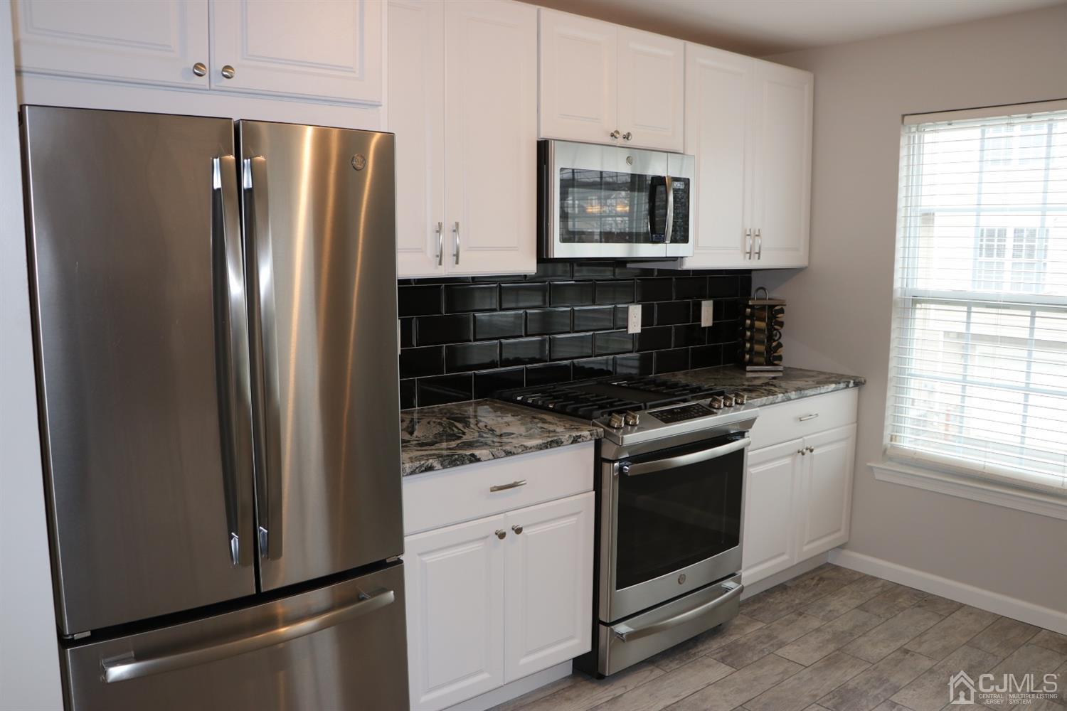 42 Rojewski Way Sayreville, NJ 08859 - Photo 7 of 30 Gallery Image 7