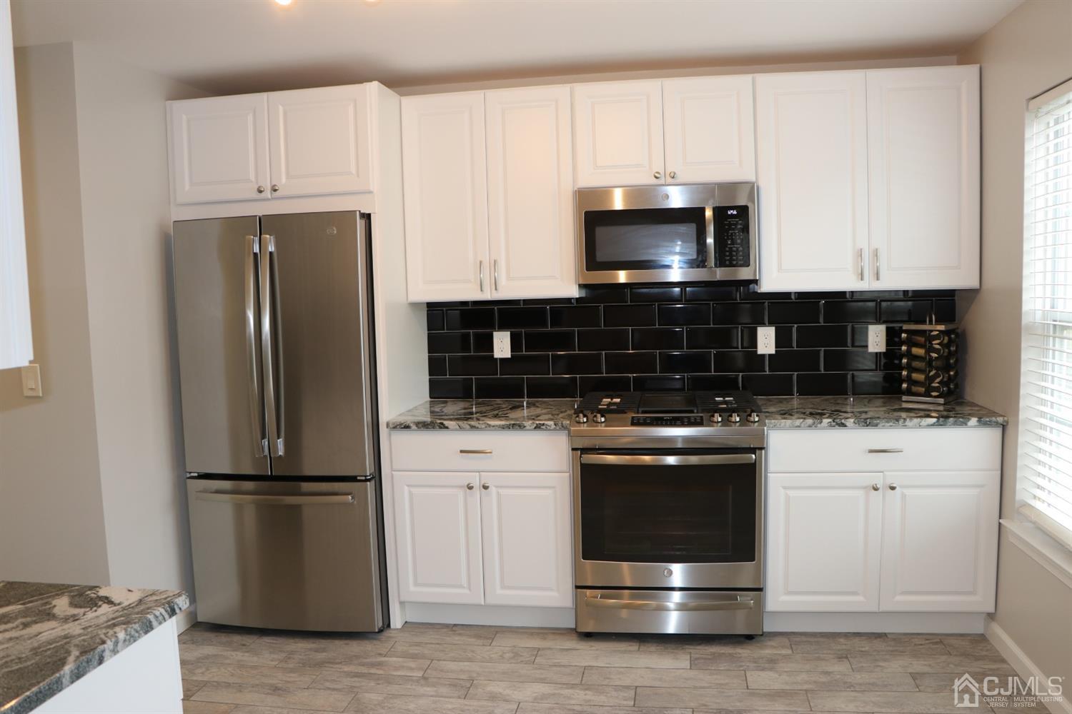 42 Rojewski Way Sayreville, NJ 08859 - Photo 8 of 30 Gallery Image 8