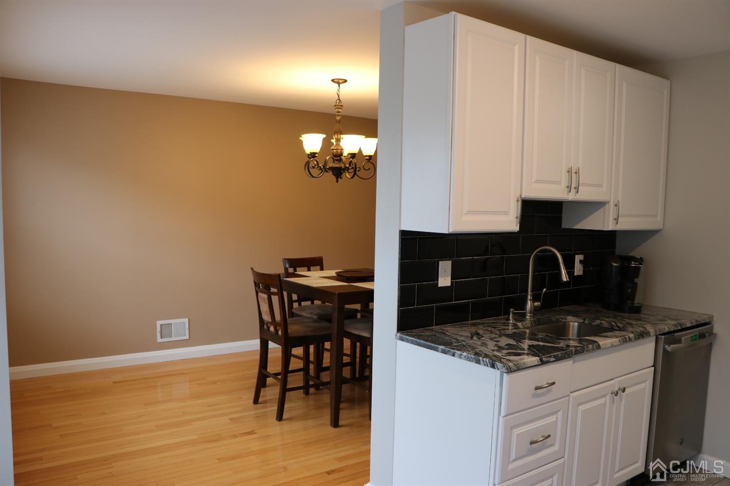 42 Rojewski Way Sayreville, NJ 08859 - Photo 10 of 30 Gallery Image 10