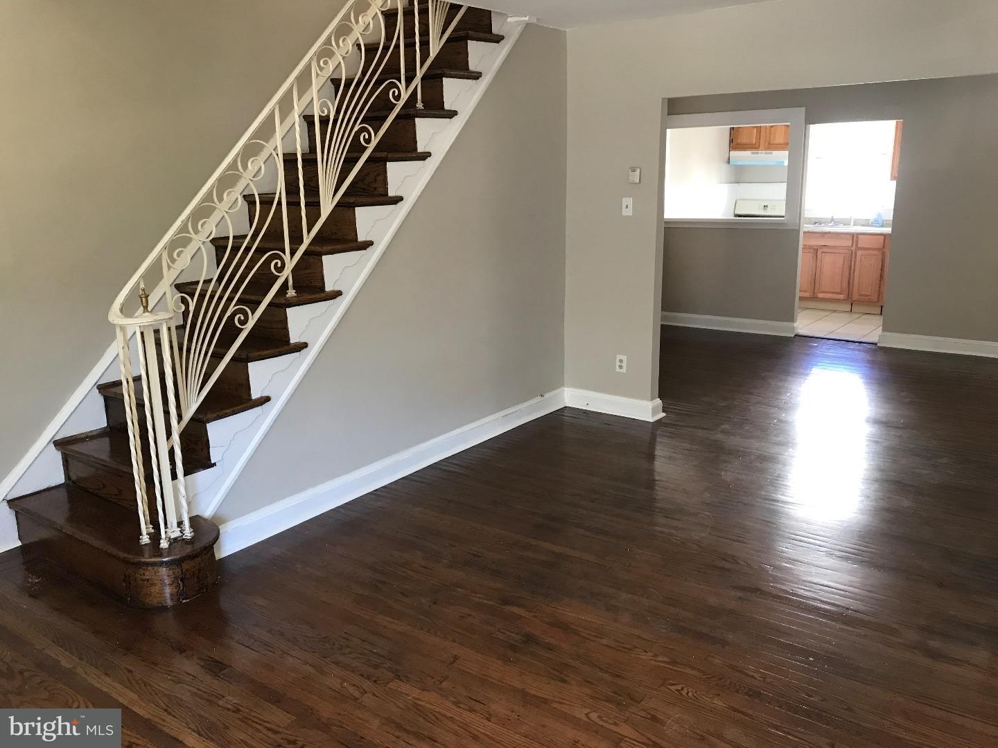 7133 Seaford Road Upper Darby, PA 19082 - Photo 3 of 20 Living Room