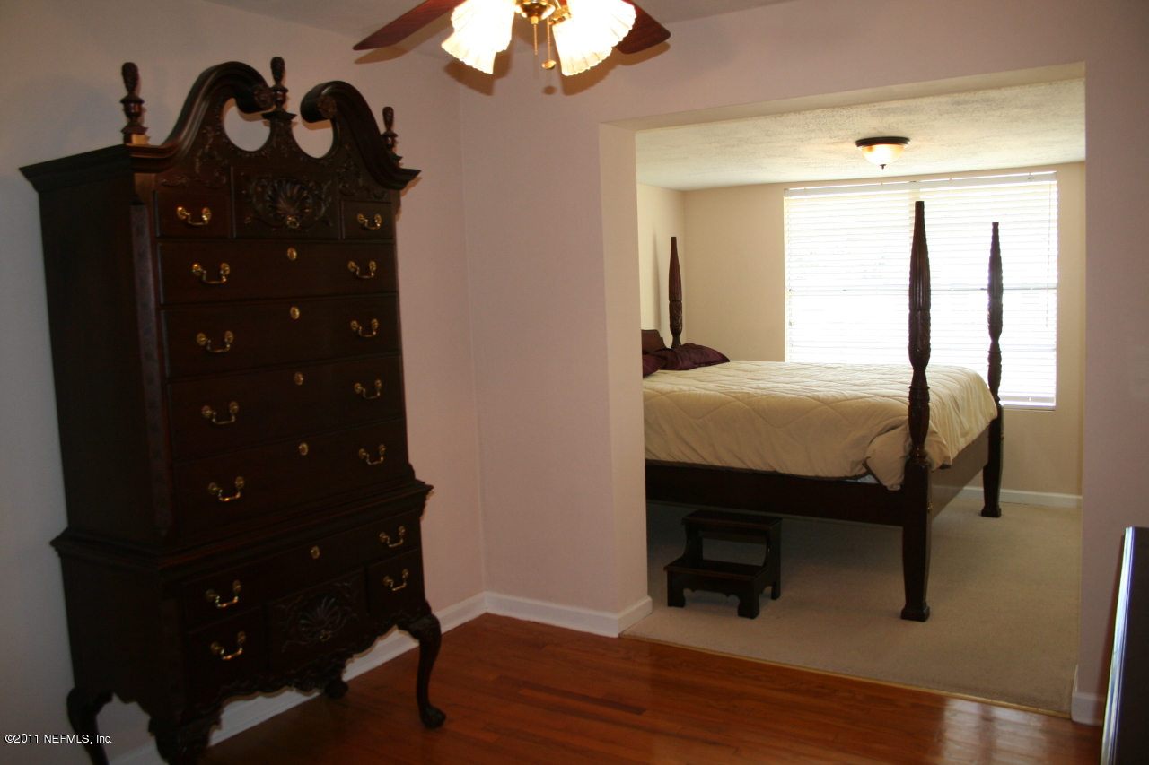 2123 Traymore Road Jacksonville, FL 32207 - Photo 17 of 29 Master Bedroom and Sitting