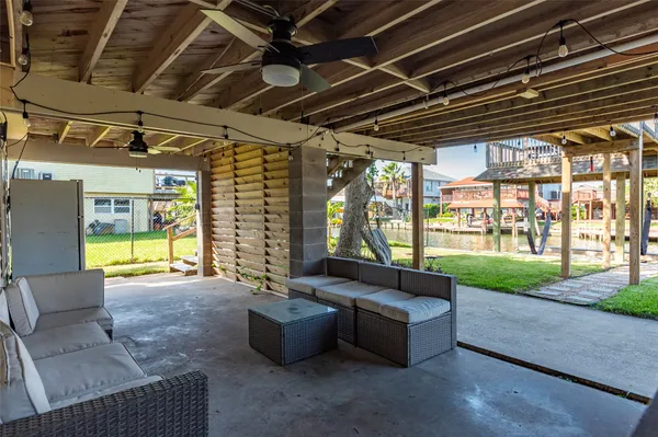 $2,650 | 442 Pompano Street, Bayou Vista, TX 77563