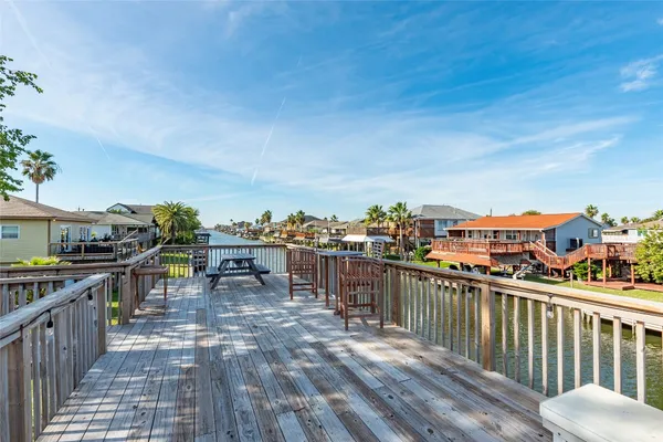 $2,650 | 442 Pompano Street, Bayou Vista, TX 77563