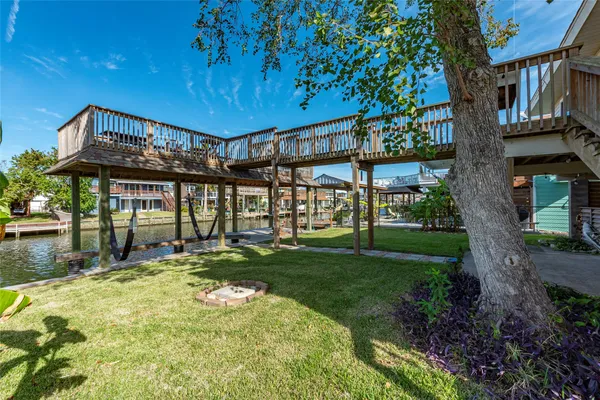 $2,650 | 442 Pompano Street, Bayou Vista, TX 77563