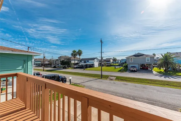 $2,650 | 442 Pompano Street, Bayou Vista, TX 77563