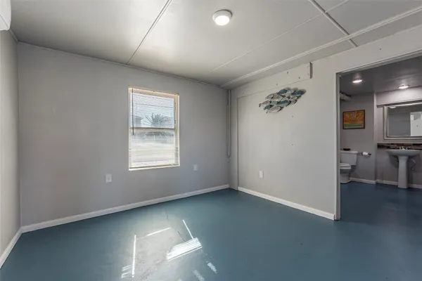 $2,650 | 442 Pompano Street, Bayou Vista, TX 77563