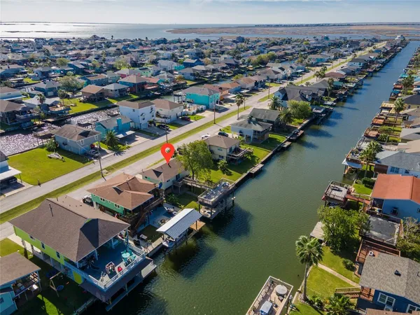 $2,650 | 442 Pompano Street, Bayou Vista, TX 77563