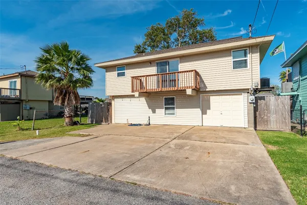 $2,650 | 442 Pompano Street, Bayou Vista, TX 77563