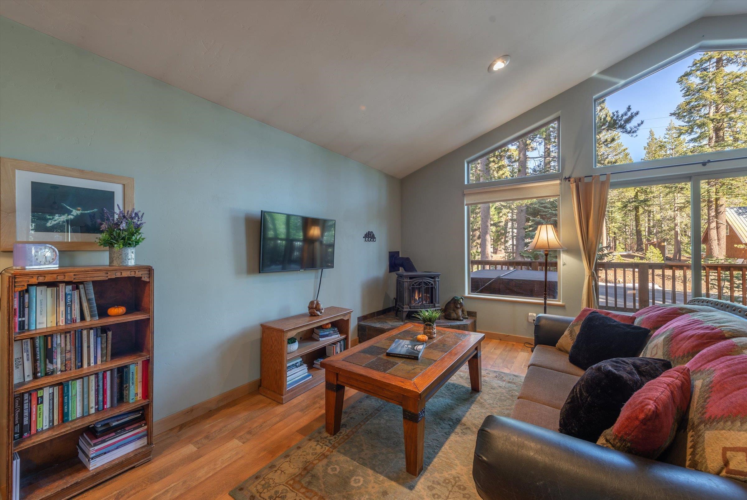 7319 Cascade Road Soda Springs, CA 95728 - Photo 6 of 19 Gallery Image 6