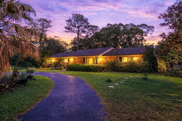 $289,900 | 701 Southeast 49th Avenue, Ocala, FL 34471