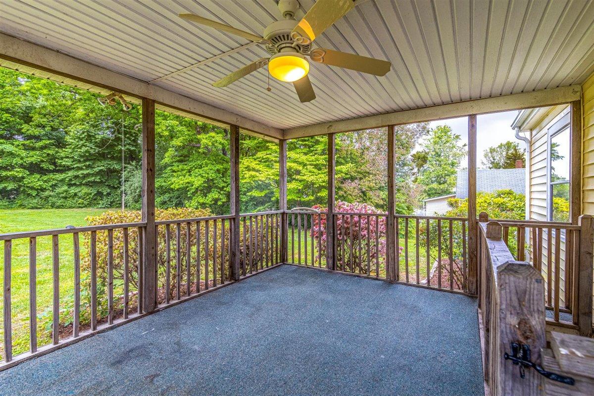 3223 Lawndale Road Roanoke, VA 24018 - Photo 14 of 37