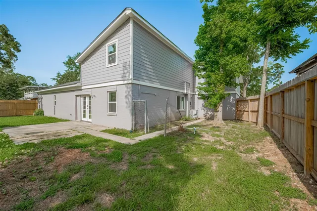 a view of backyard of house