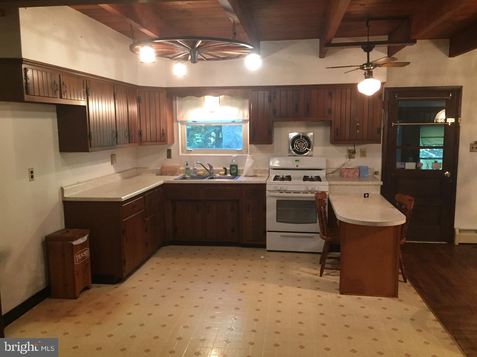 5510 Chelsea Road Aston, PA 19014 - Photo 14 of 31 Kitchen