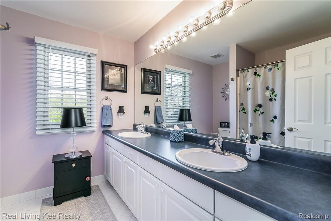 4183 Calumet Drive Rochester, MI 48306 - Photo 27 of 54 027-Bathroom-4183137-large.jpg