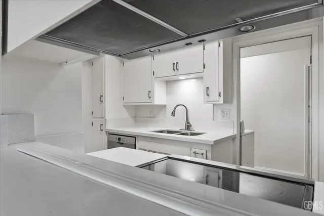 a close view of sink and tap