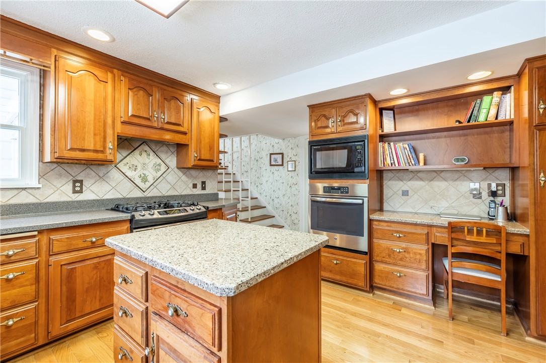 1640 Scribner Road Penfield, NY 14526 - Photo 7 of 43