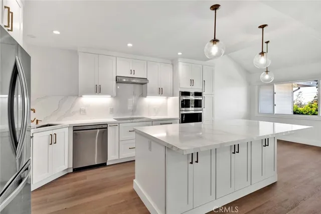 $6,700 | 804 Gardenia Way, Corona del Mar, CA 92625