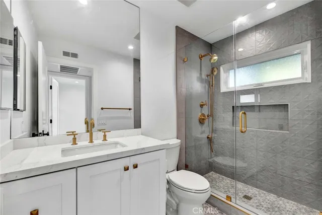 $6,700 | 804 Gardenia Way, Corona del Mar, CA 92625