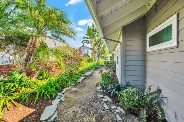 $6,700 | 804 Gardenia Way, Corona del Mar, CA 92625