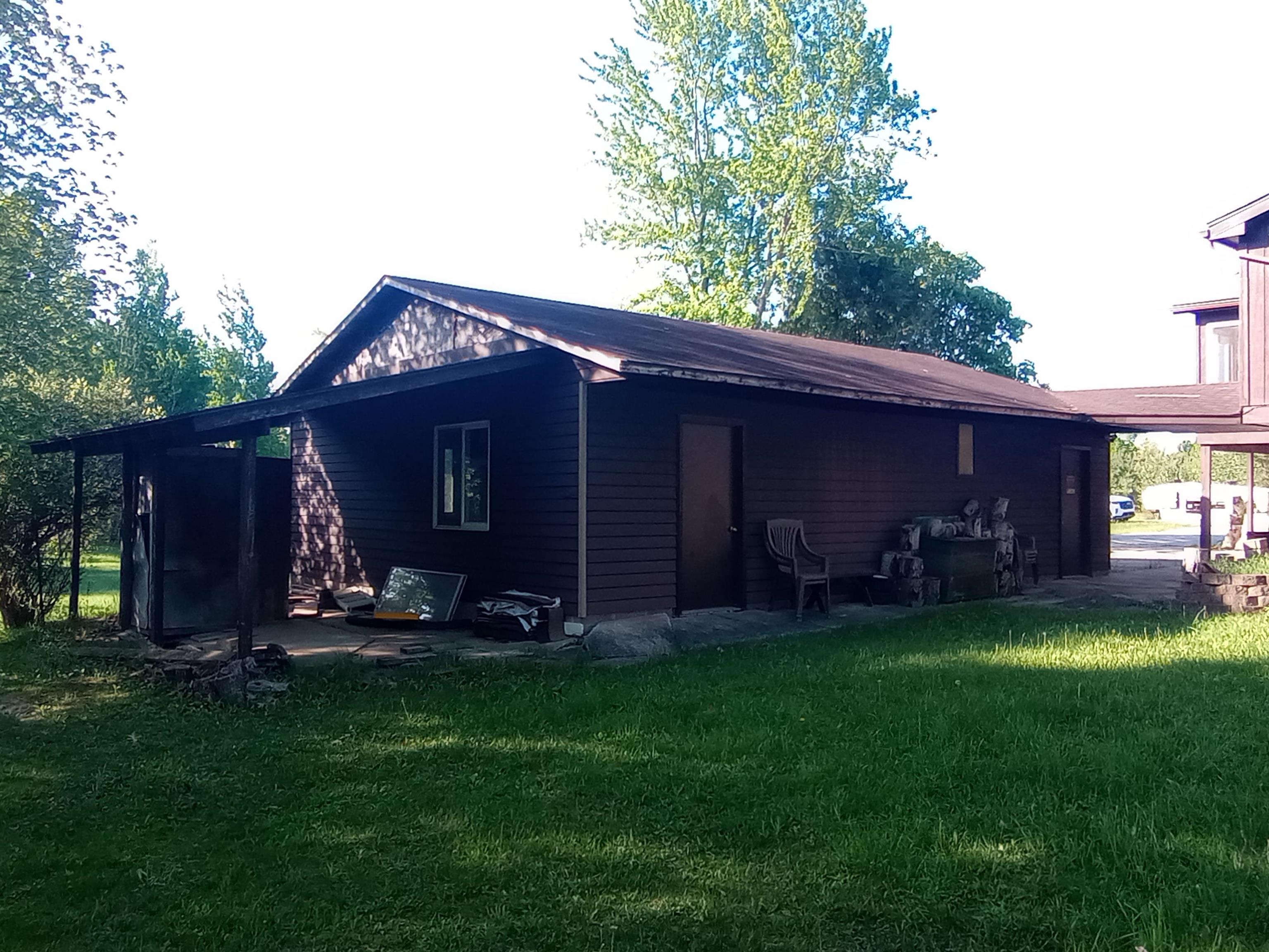 5396 Colchester Way Gladwin, MI 48624 - Photo 3 of 47