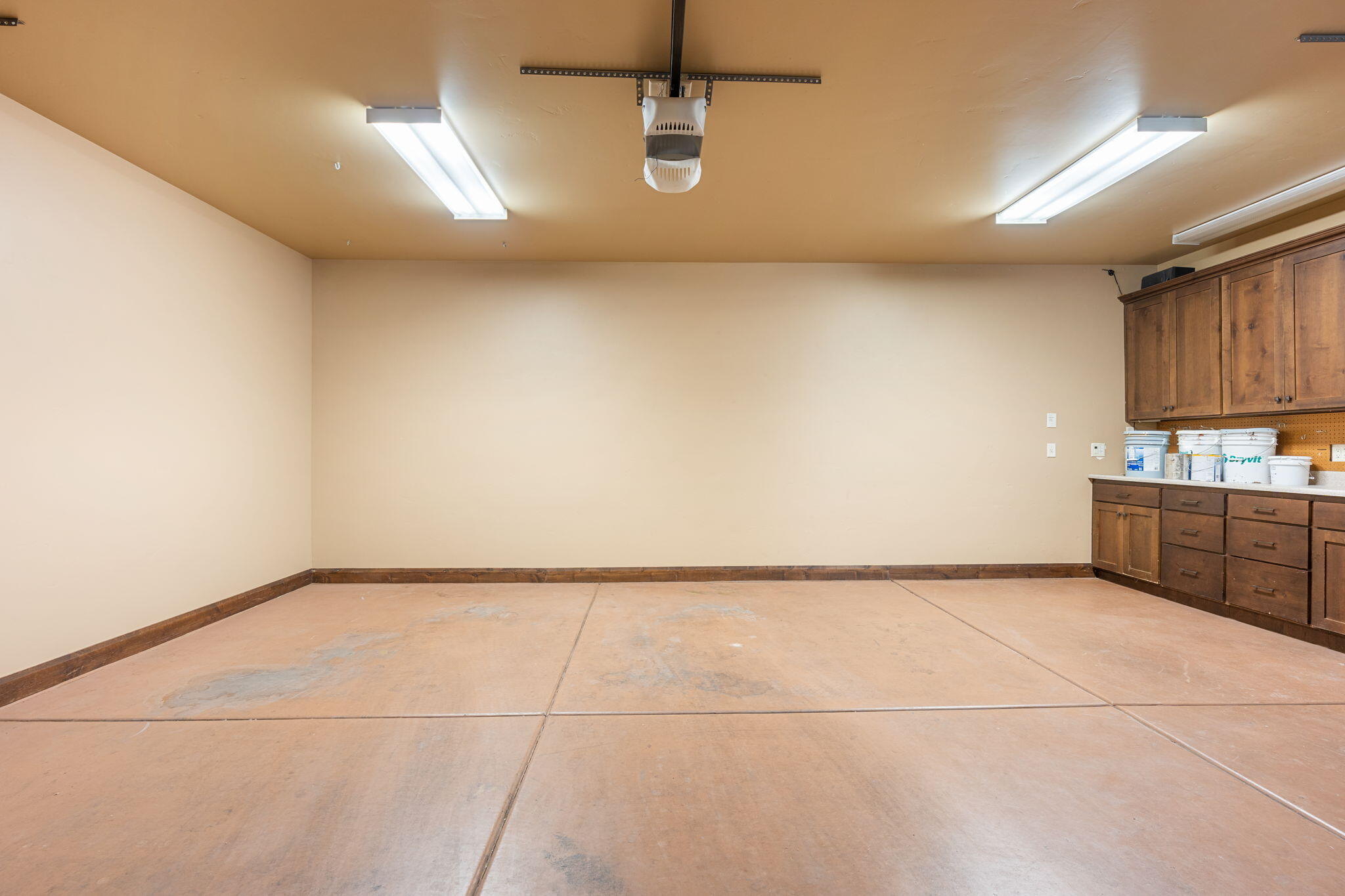 3052 Snow Canyon Parkway, Unit 98 St. George, UT 84770 - Photo 63 of 70 Garage