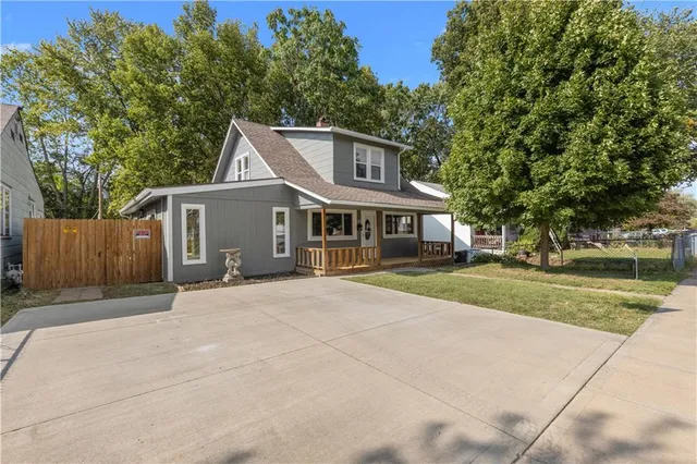 $225,000 | 620 South Huttig Avenue, Independence, MO 64053