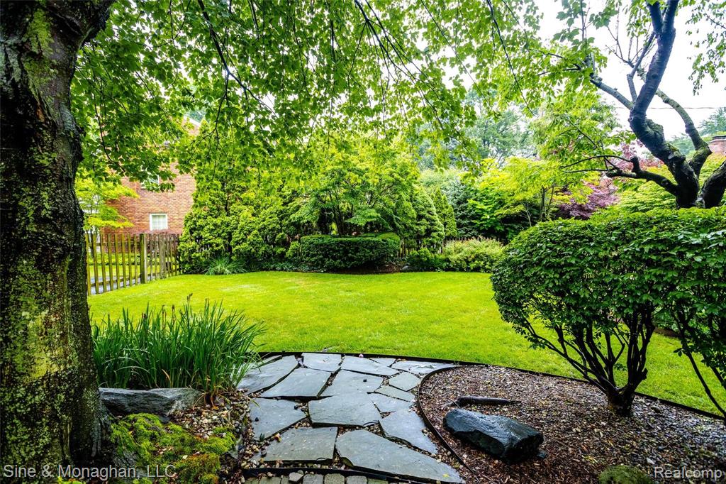 523 Thorntree Road Grosse Pointe Woods, MI 48236 - Photo 51 of 59