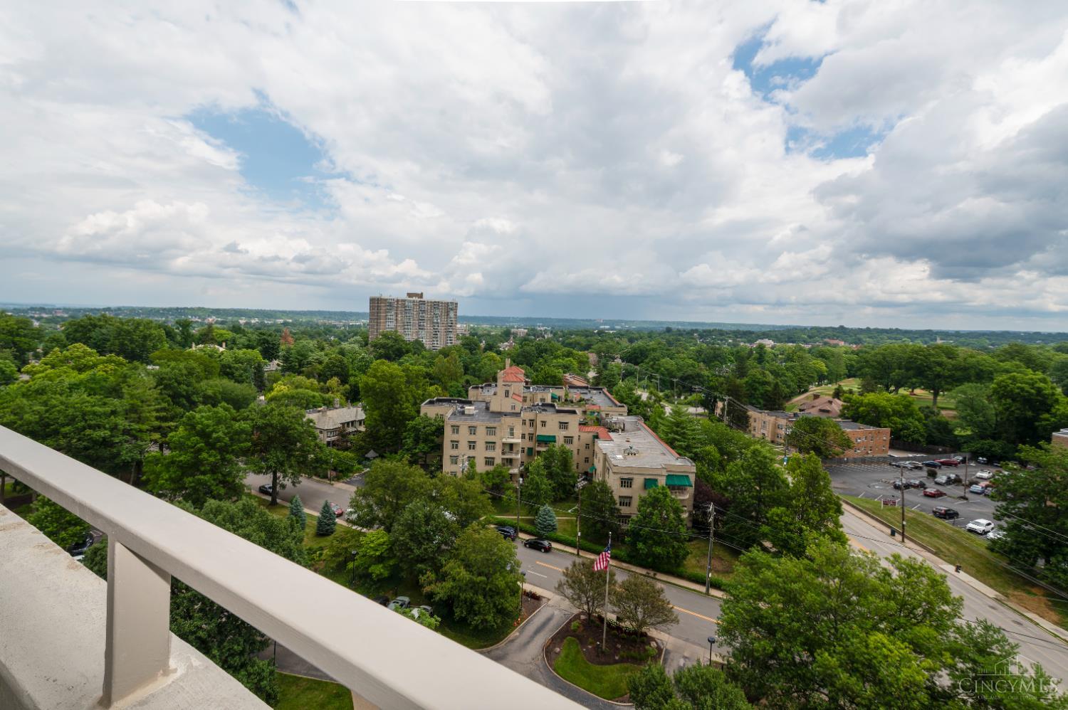 2324 Madison Road, Unit 1404 Cincinnati, OH 45208 - Photo 26 of 35