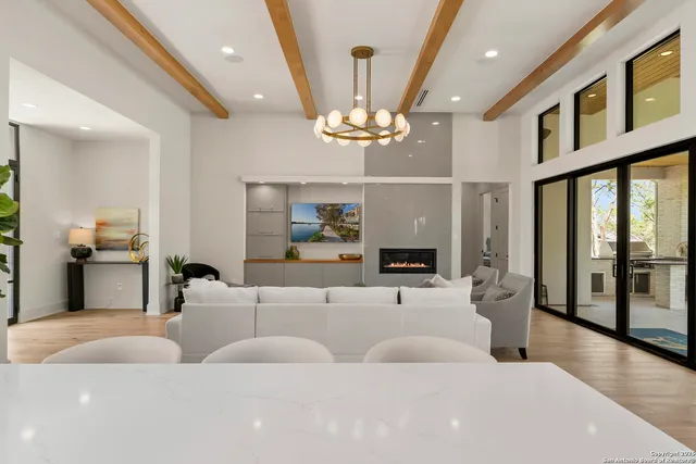 $1,100,000 | 8191 Blue Oak Way, San Antonio, TX 78266