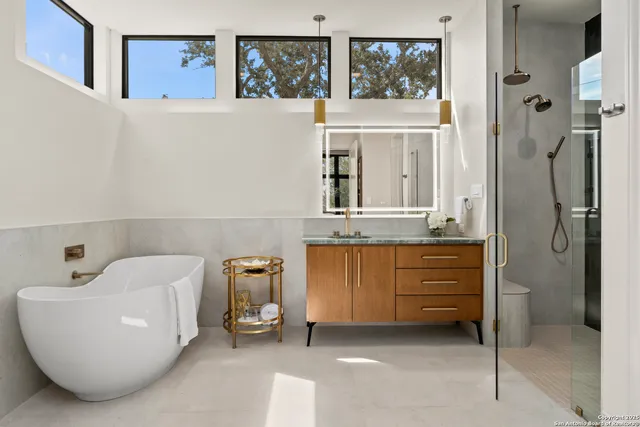 $1,100,000 | 8191 Blue Oak Way, San Antonio, TX 78266