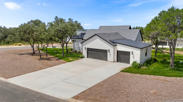 $1,100,000 | 8191 Blue Oak Way, San Antonio, TX 78266