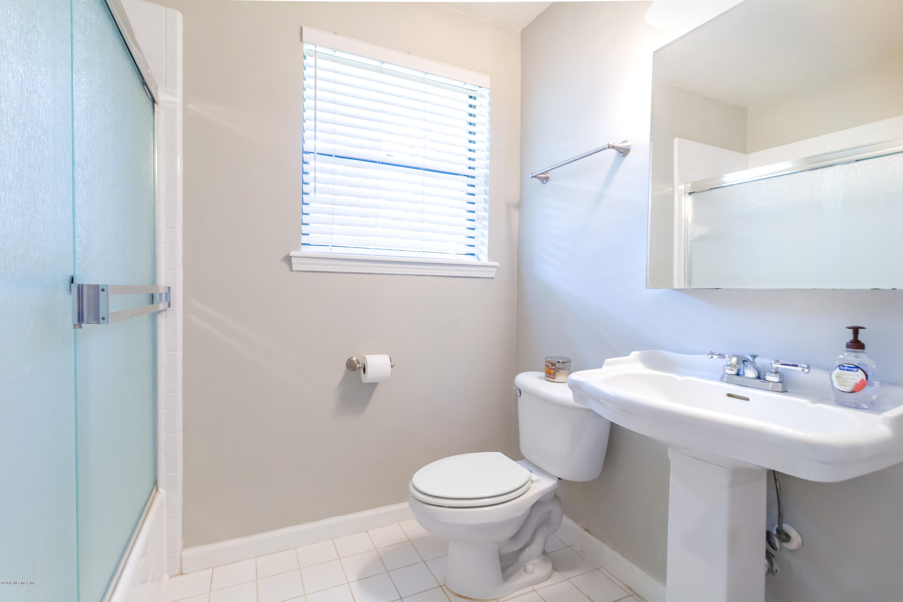 1333 San Amaro Road Jacksonville, FL 32207 - Photo 15 of 31 Second Bath View 2