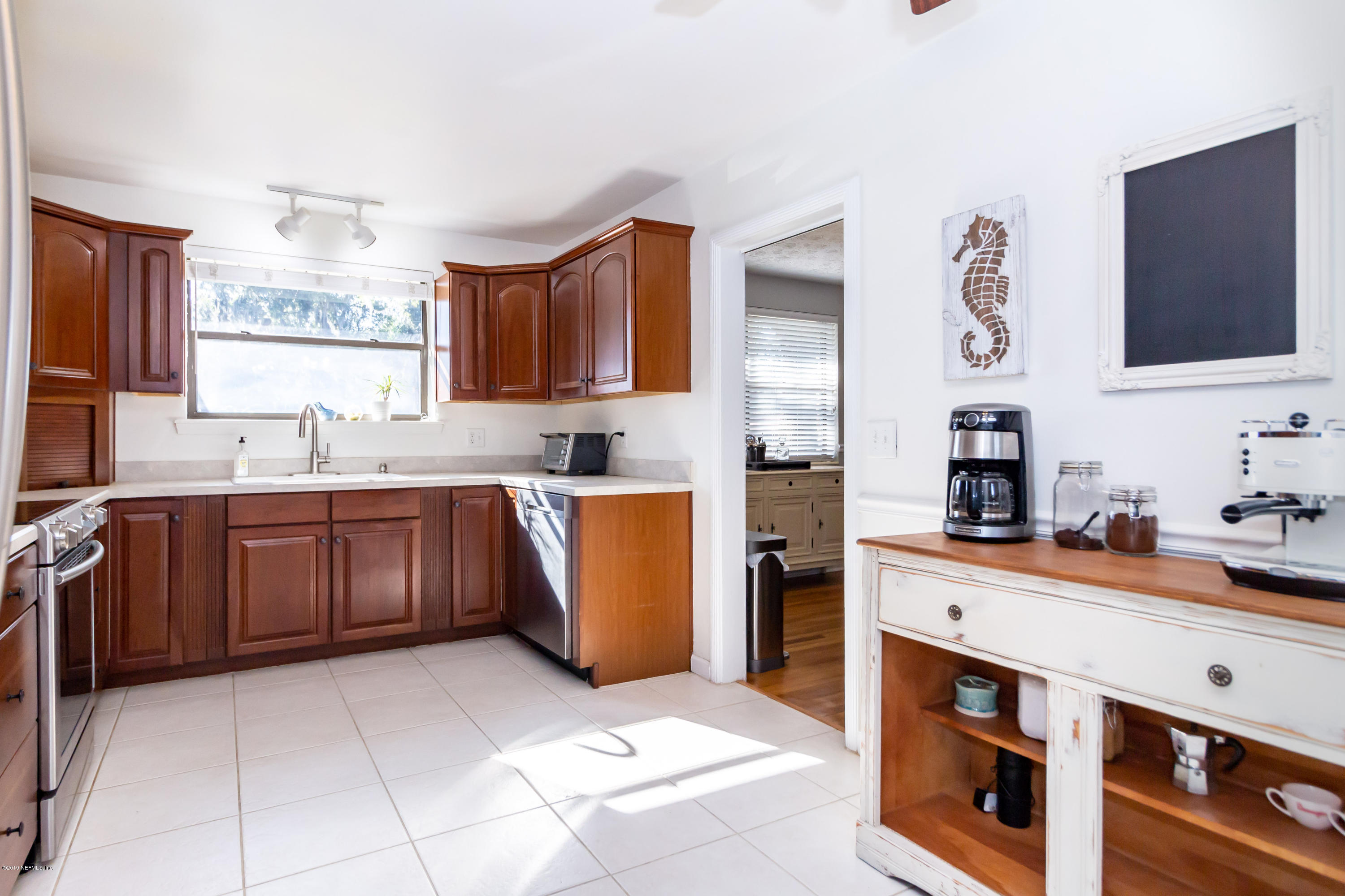 1333 San Amaro Road Jacksonville, FL 32207 - Photo 10 of 31 Kitchen View 4