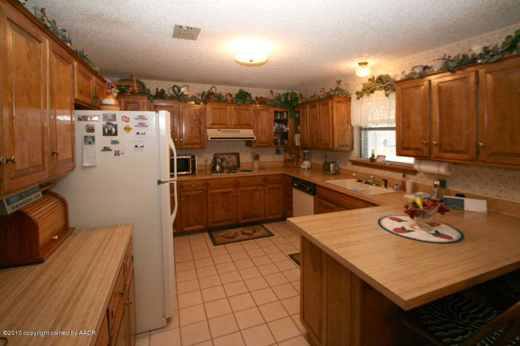 6809 Rochelle Lane Amarillo, TX 79109 - Photo 4 of 14 kitchen