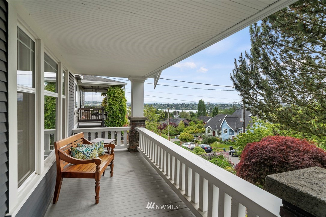 346 North 71st Street Seattle, WA 98103 - Photo 1 of 36 Gallery Image 1