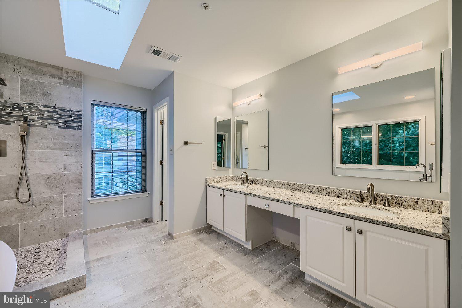 3205 Dunwood Ridge Terrace Bowie, MD 20721 - Photo 23 of 52 Primary Spa Bath | Double Sink