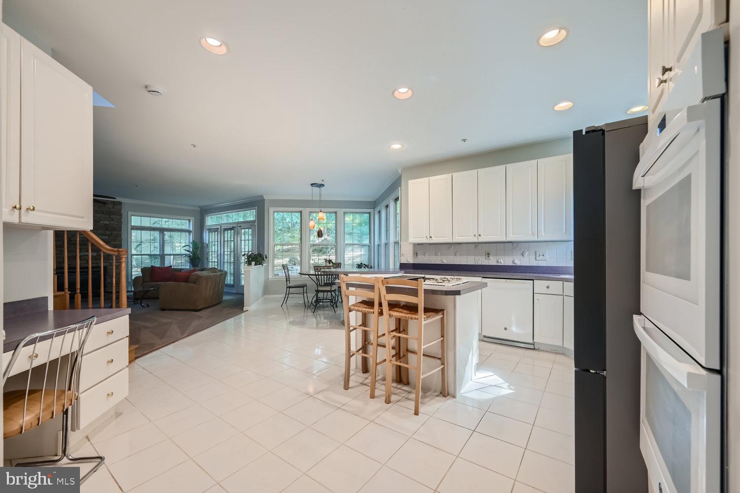 3205 Dunwood Ridge Terrace Bowie, MD 20721 - Photo 10 of 52 Kitchen | Walk-in Pantry